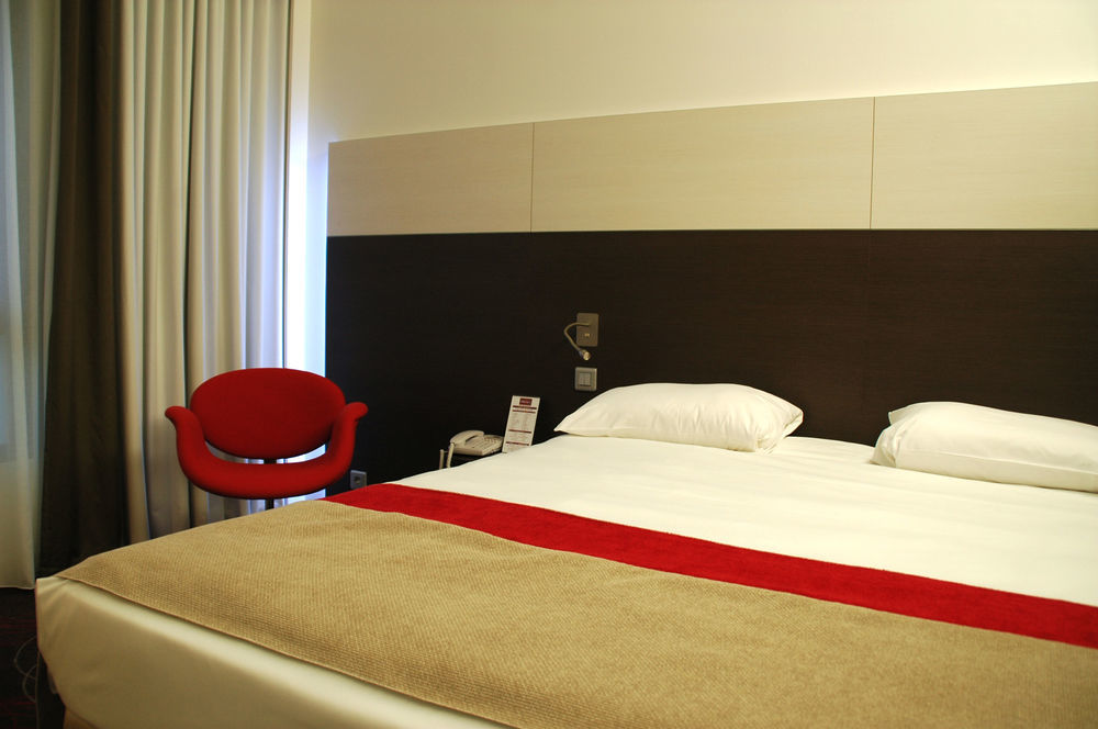 Mercure Niort Marais Poitevin Eksteriør bilde